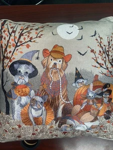 Pier 1 Halloween Cuscino Lancio Cane Ricamato Cane Autunno in Costumi 15" X 15" - Foto 1 di 4