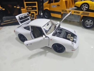 Burago 1/18 Scale - 1993 Porsche 911 Carrera Sport - Made In Italy  - Immagine 1 di 4