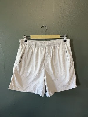 Pantalones cortos híbridos blancos Columbia para hombre con forro de malla talla mediana Foto 1 de 3