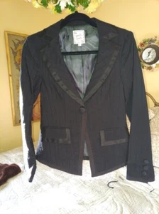 Nanette Lepore schwarzer Nadelstreifen Blazer Jacke Gr. 4 Small top - Bild 1 von 2