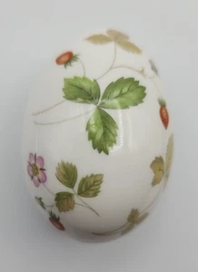 Wedgwood Schmuckschatulle mit Deckel in Eierform Walderdbeeren Muster Ostern - Bild 1 von 13