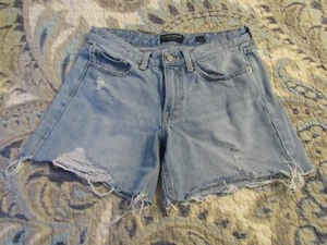 Lucky Brand Women's sz 4/27, Distressed Hem 5" inseam, Stonewashed Jean Short - Picture 1 of 4