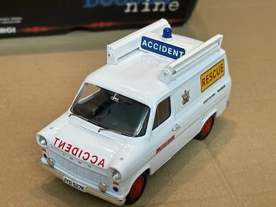 Corgi CC02302 Ford Transit Accident Unit (RESCUE) County of Avon 1.43 NEW - Image 1 of 4