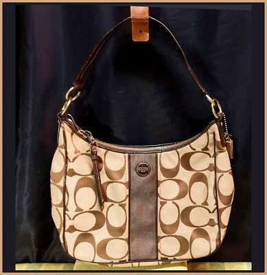 COACH 手袋钱包 - 棕褐色 "C" 标志 - 拉链上衣约 14" 宽正品"F" — 第 1/4 张图片