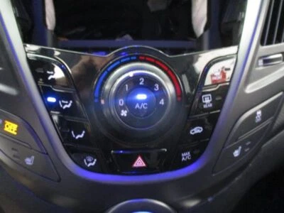 12 13 14 15 16 17 18 Hyundai Veloster Calentador de aire acondicionado Control manual Acabado brillante Foto 1 de 2