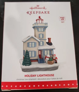 Hallmark Keepsake 2015 Holiday Lighthouse #4 Series Lighthouse Santa JGB47 - Bild 1 von 2
