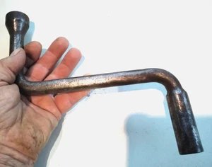 VINTAGE 1940`s TRACTOR NUT WRENCH CRANK AUTOMOBILE square CRANK & LUG WRENCH - Picture 1 of 6