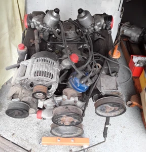 3.9L Rover V8 engine Compleat with flywheel and SU carbs - Picture 1 of 15