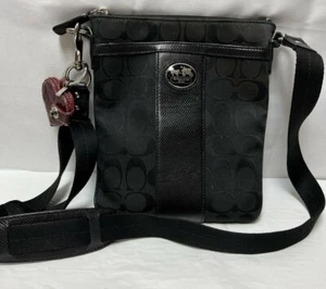 Coach Signature Swing Crossbody Bag Black Classic Logo + Heart Photo Bag Charm  - Picture 1 of 11