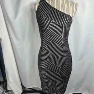 Mini Vestido Charlotte Russe Negro Plateado Rayas Metálicas 1 Hombro Talla Mediana - Imagen 1 de 10
