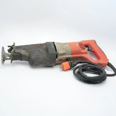MILWAUKEE HEAVY-DUTY CORDED ELECTRIC SAWZALL MODEL: 6520-21 - Image 1 of 4