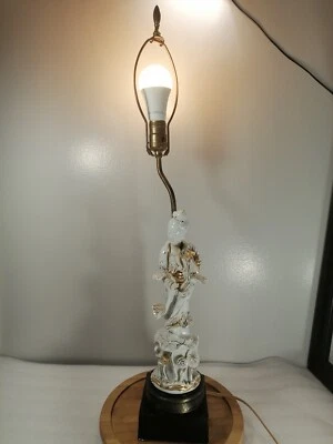 Abajur de mesa feito de uma antiga estátua de porcelana chinesa de Guanyin, 1900-1950s - Imagem 1 de 4