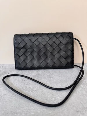 Bolsa de ombro Bottega Veneta Intrecciato carteira corrente preta - Caixa e bolsa de pó incl - Imagem 1 de 4