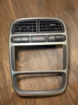 Saturn L200 L300 2001-2005 plateado radio ventilación bisel central tablero moldura Foto 1 de 4