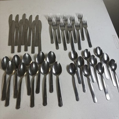 Juego de 40 piezas de cubiertos de acero inoxidable Tramontina Brasil 10 ajustes de lugar Foto 1 de 4