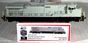 SCALETRAINS N SCAL GE C44-9W LOCOMOTIVE SOUND&DCC NORFOLK SOUTHERN GRAY SXT38717 - Picture 1 of 4