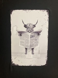 Lustige Highland Cow Poster Drucke schwarz-weiß Kuh lesen Zeitung 12x8 Schild - Bild 1 von 5
