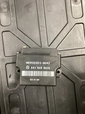 Mercedes Benz 300D 300SD 300CD 1983 relé de bujía incandescente 001 545 9832 fabricante de equipos originales usado Foto 1 de 3
