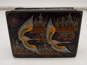 Black Lacquered Russian Box 2 Swans Birds Geese Hinged Trinket Keepsake - Picture 1 of 7
