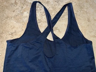 Camiseta sin mangas Athleta azul marino en movimiento sin costuras cruzada XS nueva con etiquetas Foto 1 de 3