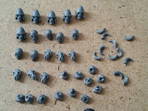 Warhammer Old World Skeleton Warriors Head Skull Horns Bits Loose  - Picture 1 of 1