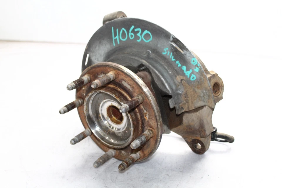 2001-2006 CHEVY SILVERADO GMC SIERRA FRONT RIGHT 8 LUG KNUCKLE SPINDLE 4WD H0630 - Image 1 of 4