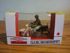 Britains 9692 US Sheriff Harley-Davidson Electra Glide Moto [Confezione] - Foto 1 di 2