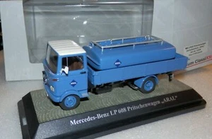 Vagón plataforma Mercedes Benz LP 608 con depósito de combustible "ARAL" 1:43 nuevo embalaje original - Imagen 1 de 3