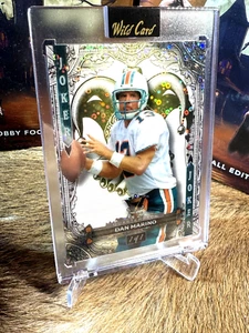 2024 Wild Card 7 Card Studs Jokers Wild - DAN MARINO - 1/1 Joker - Coincidencia de colores - Imagen 1 de 3
