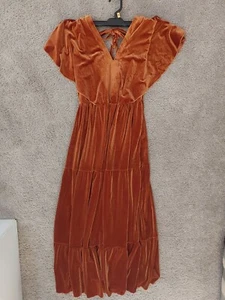 Schlichtes braunes Samt Stufen Rüschen V-Ausschnitt Maxikleid Gr. M - NEU - Bild 1 von 3