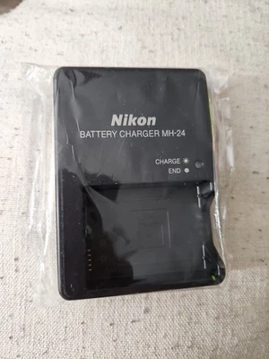 Cargador Original Nikon MH-24 para Batería EN-EL14a D5200 D5300 D5600 P7800 Usado Foto 1 de 2