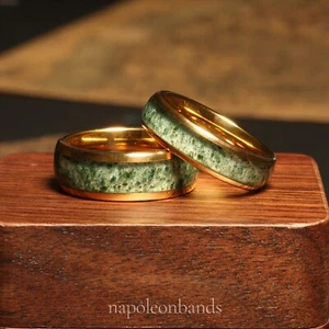 Couples Moss Agate Wedding Band, 8mm & 6mm Yellow Gold Ring Set, Comfort Fit - Imagen 1 de 18