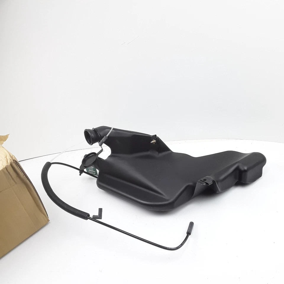 Washer Fluid Reservoir-Windshield Fits Ford Taurus 1997-07 Mercury Sable 1997-05 - Image 1 of 4