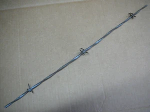 DODGE & WASHBURNS FOUR POINT AROUND 2 LINES - LIGHT WEIGHT - ANTIQUE BARBED WIRE - Picture 1 of 7