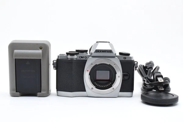 ジャンク】OLYMPUS OM-D 初代 E-M10 ジャンク】OLYMPUS OM-D 初代E-M10