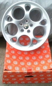 Alfa Romeo 166 New Wheels 17 X 7.5 set 4 PCD 5X108mm - Picture 1 of 3