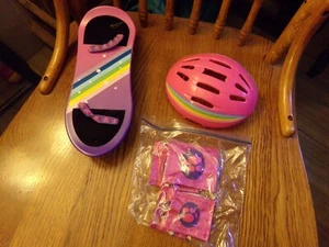 Build A Bear rosa lila Regenbogen Pegasus Skateboard Fahrradhelm UND PADS - Bild 1 von 2
