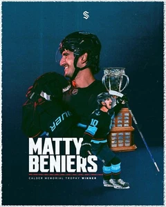 Foto del ganador del trofeo Matty Benier Calder Seattle Kraken 8x10 NHL - Imagen 1 de 1