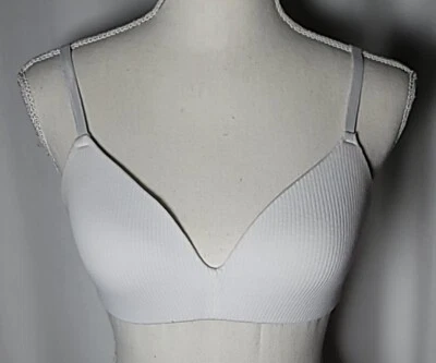 Sujetador H&M Bonito Acanalado Acolchado Sin Aros Blanco 34B Excelente Estado Foto 1 de 4