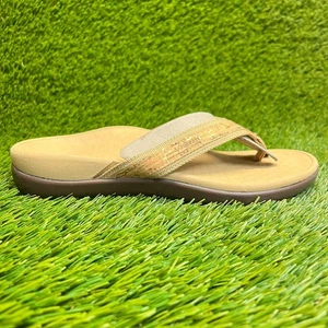 Vionic Tide Womens Size 6 Gold Beach Walking Outdoor Flip Flops Thong Sandals - Picture 1 of 10