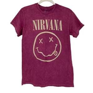 Offiziell lizenziertes Nirvana Nevermind Smiley Grunge T-Shirt Magenta Acid Wash Small - Bild 1 von 5