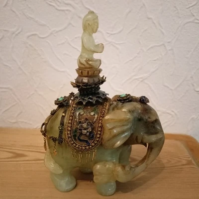 Jade-Elefant mit Budda   XIUYAN Zeit China - Bild 1 von 4