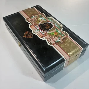 Caja de cigarros de madera vacía negra Garcia & Garcia - My Father Cigars 10,5"x6"x2" - Imagen 1 de 11