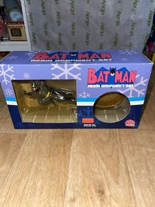 Batman Resin Ornament Set - Batman & Bat Symbol DC Direct 2001 New - Picture 1 of 4