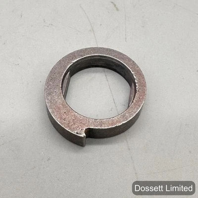 Motosierra Homelite Super XL-925 bloqueo de resorte de rebobinado OEM P/N 94827 UP07445 usada Foto 1 de 3