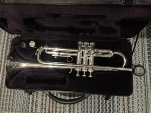 YAMAHA ytr850 trumpet with original hard case - Picture 1 of 5