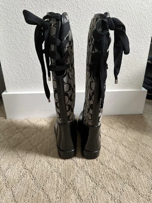 Botas de lluvia Coach Logo Tristee negras para mujer talla 10 Foto 1 de 4