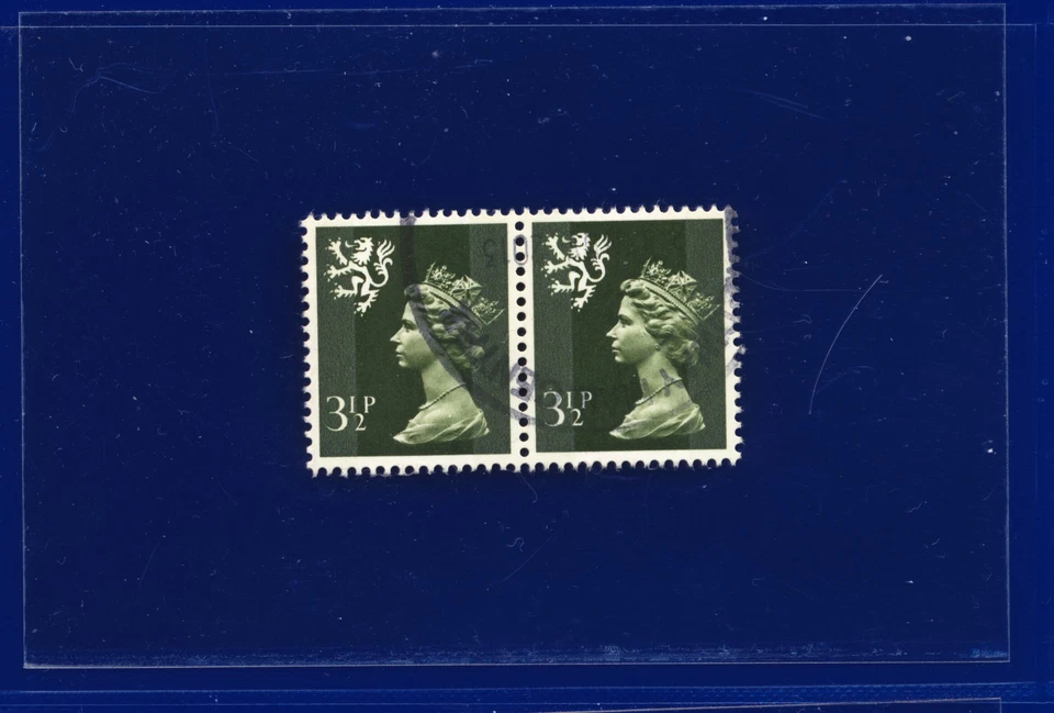 1974 SG S17 3½p Olive-Grey (2 Bands) Pair Unclear CDS Fine Used phbk - Image 1 of 2