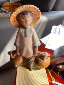 Rare 1985 spain lladro chinese boy carrying water - Picture 1 of 3
