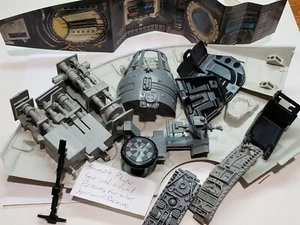 Wählen Sie 1995 POTF Millennium Falke Teile Star Wars Figuren Rampe Baldachin Stangen - Bild 1 von 155
